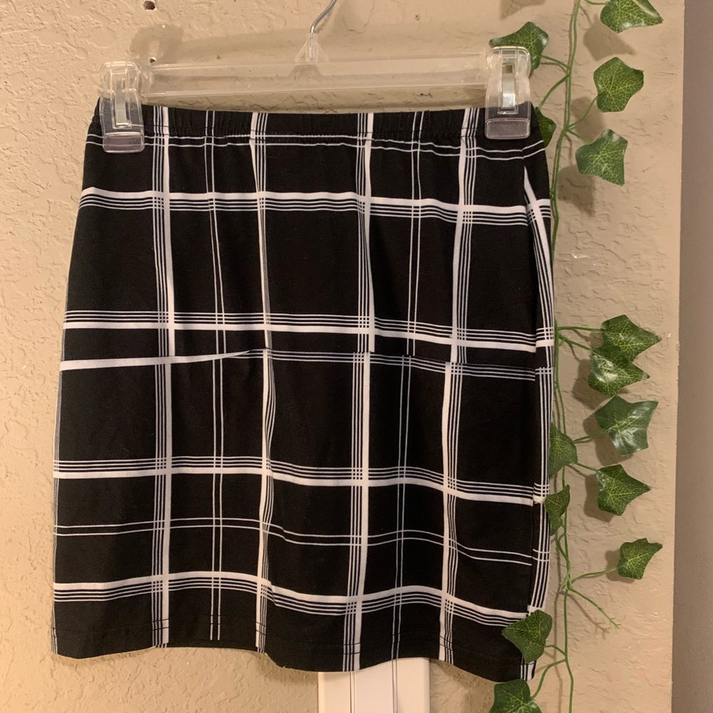 Cotton Skirt With white lines